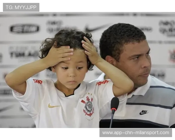 哈兰德将短期收入捐作家乡青训场改造计划，正能量刷屏