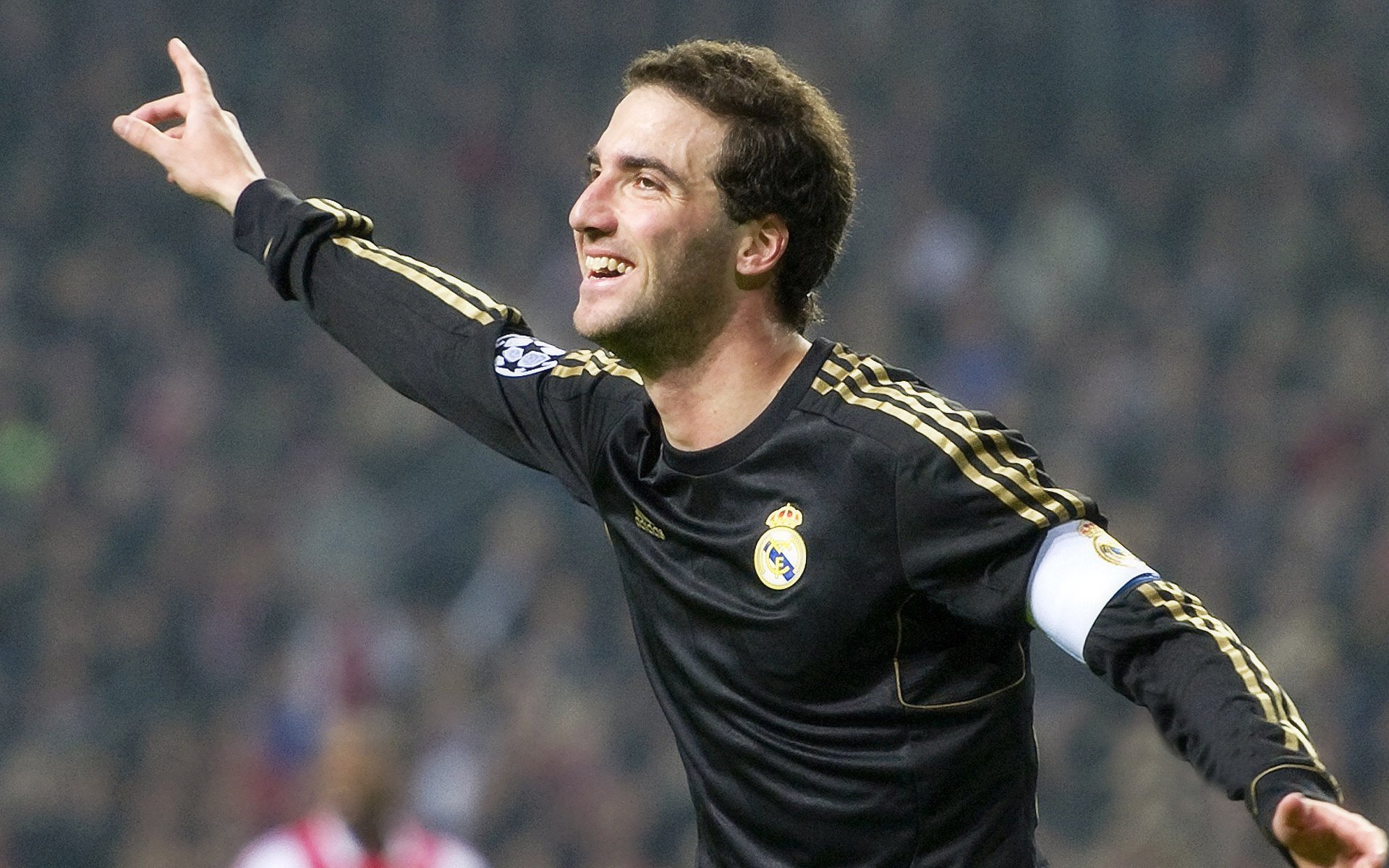 五大联赛球员适应期影响球队前半赛季走势,五大联赛各位置赛季十佳球员