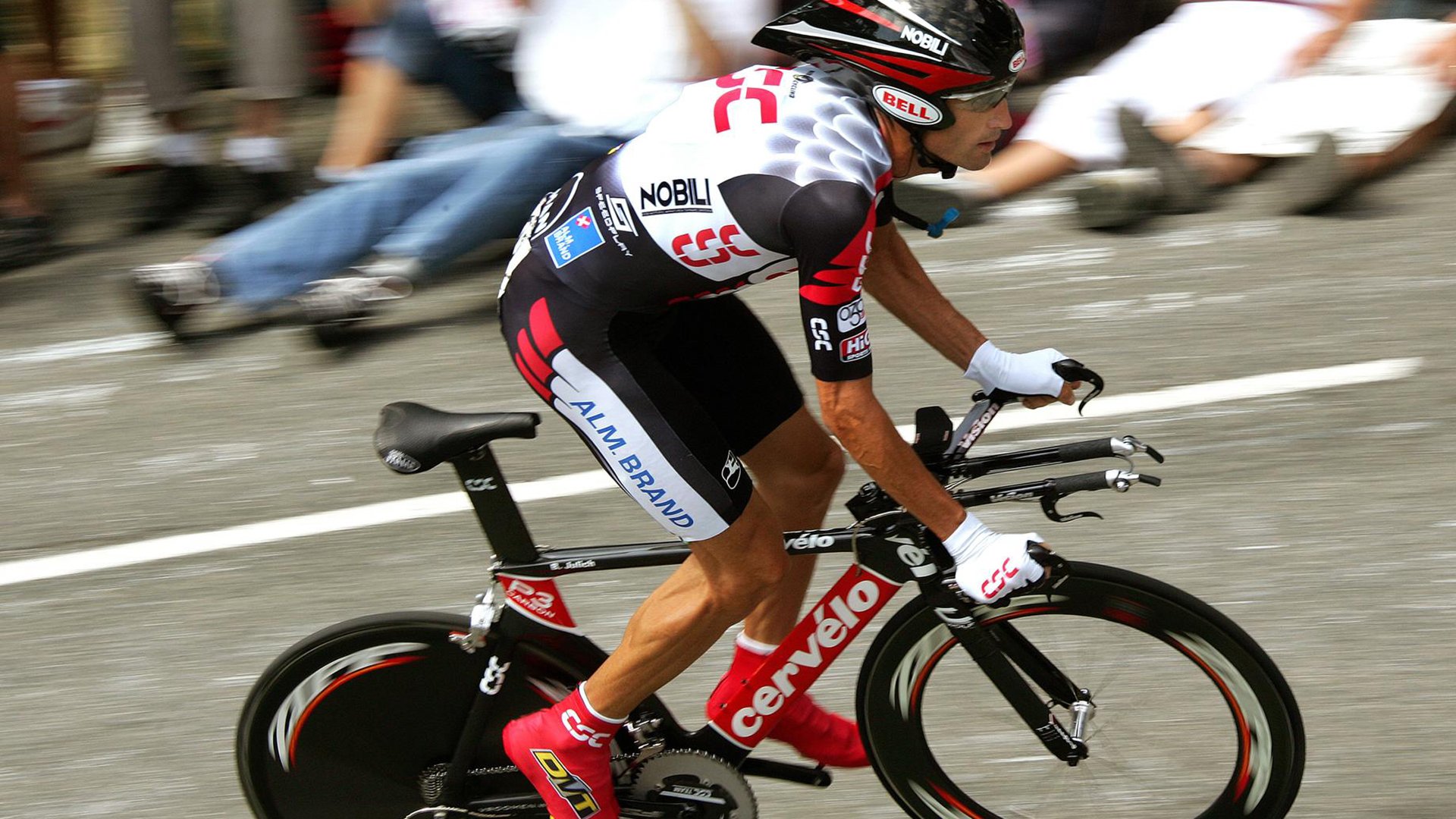 澳女队自由泳冲刺阶段反超成功，澳大利亚女子4×100自由泳